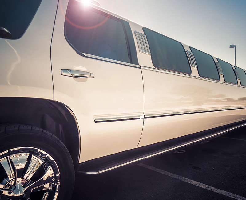 Stretch Limousine Dubai Group Tours & Airport Transfers VIP Party